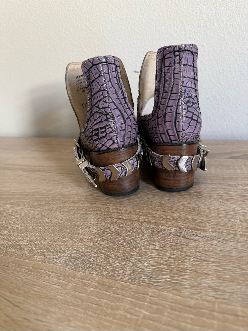 Freebird by Steven Blade purple croco ankle booties Sz 8 - Picture 7 of 9